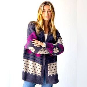 New wo Tags
Calla Jacquard Cardigan Sweater - Charocoal
Natural Life